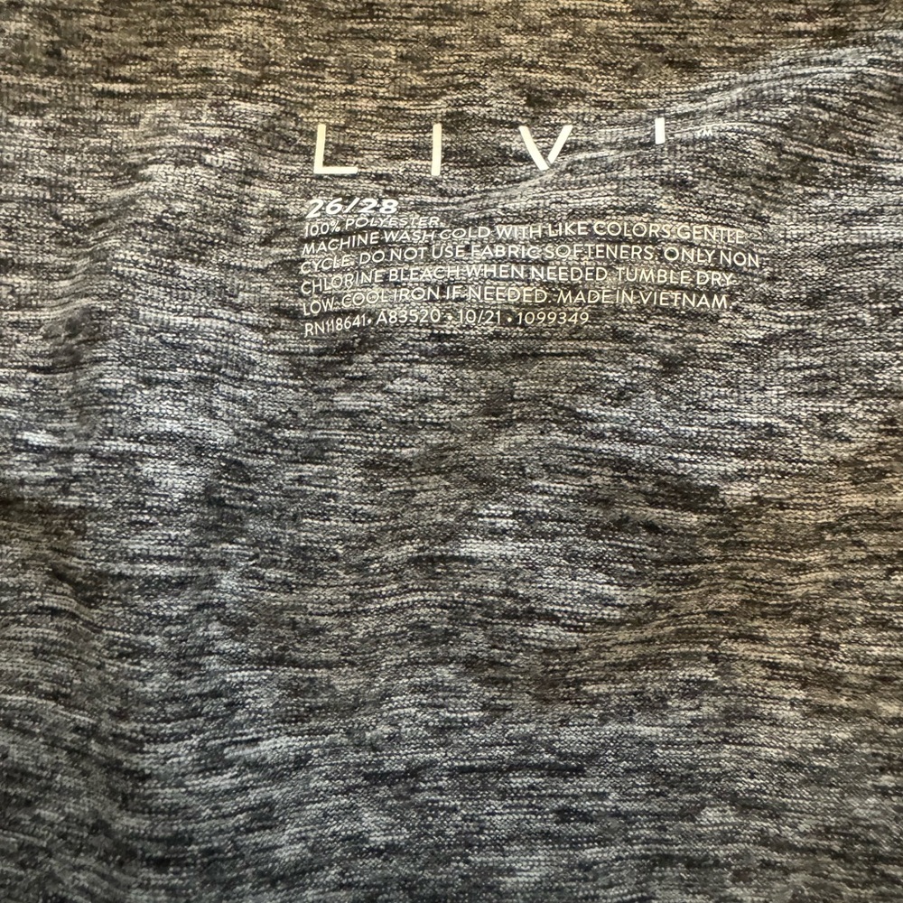 NWOT Livi Active Wear Smoke Free Home